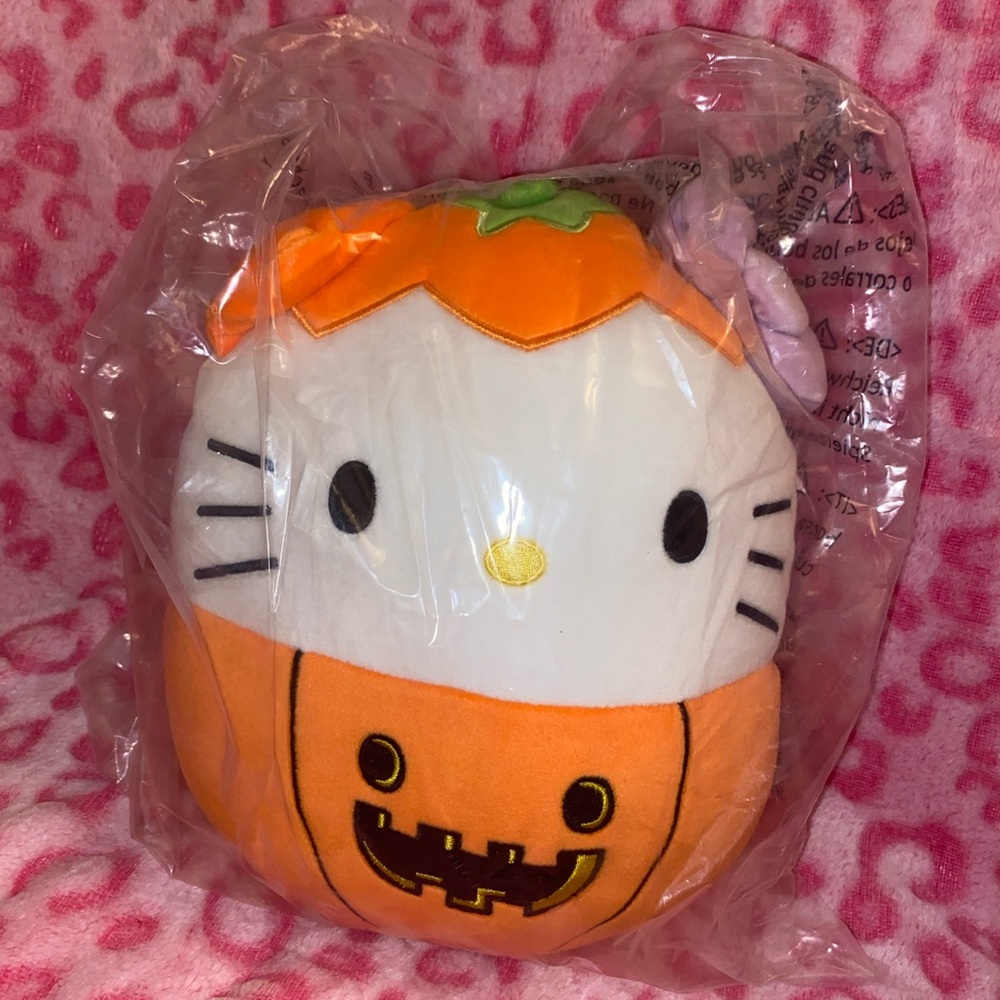 Hello Kitty Halloween plushie